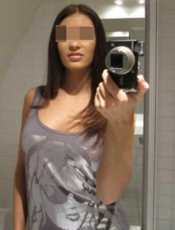 Suceuse sur Paris qui aime la baise Suceuse sur Paris qui aime la baise