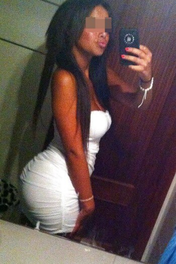 Jolie suceuse à Limoges qui adore la pipe nature