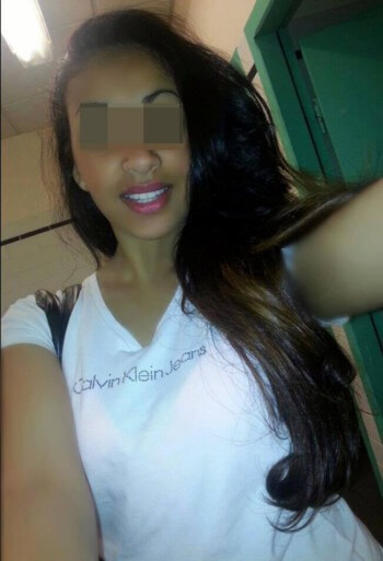 Tunisienne chaude désirant sucer une bite bien grosse à Talence Tunisienne chaude désirant sucer une bite bien grosse à Talence