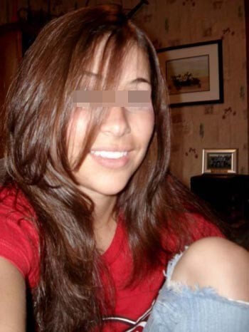 Salope sur Grenoble aimant la pipe en gorge profonde Salope sur Grenoble aimant la pipe en gorge profonde