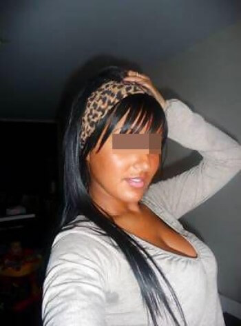 Tunisienne vicieuse pour une pipe baveuse de Grenoble Tunisienne vicieuse pour une pipe baveuse de Grenoble