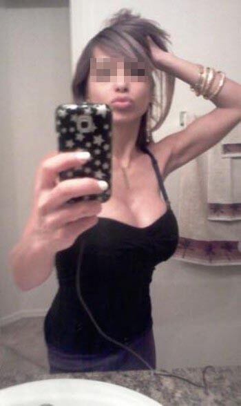 Algérienne salope sur Saint-Étienne pour un plan olé olé Algérienne salope sur Saint-Étienne pour un plan olé olé