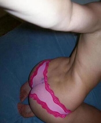 Jolie petite cochonne veut pomper de belles queues à Mulhouse Jolie petite cochonne veut pomper de belles queues à Mulhouse