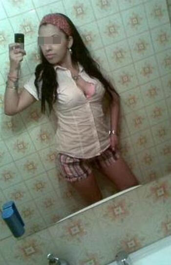 Maghrébine cochonne à Talence cherche un homme Maghrébine cochonne à Talence cherche un homme