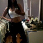 Fille arabe cochonne d&eacute;sirant sucer des pines tr&egrave;s &eacute;paisses sur M&eacute;rignac