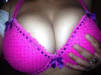 Femme arabe cochonne pour sexe extrême sur Paris Femme arabe cochonne pour sexe extrême sur Paris