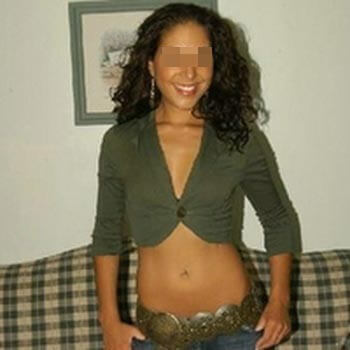 Jolie maghrébine désirant des gros sexes à sucer sur Nice Jolie maghrébine désirant des gros sexes à sucer sur Nice