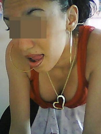 Tunisienne salope de Perpignan aimant le sexe anal