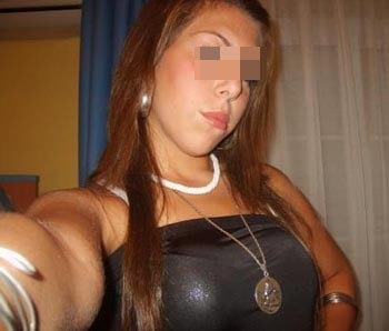 Fille arabe à Issy-les-Moulineaux Fille arabe à Issy-les-Moulineaux