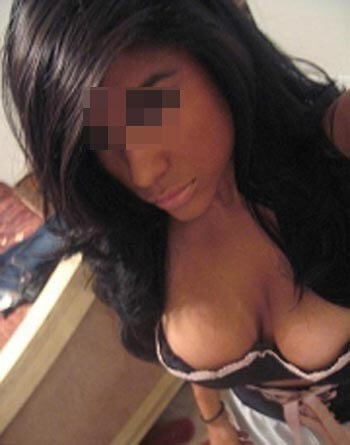 Femme très coquine de Grenoble qui aime faire des fellations sans capote Femme très coquine de Grenoble qui aime faire des fellations sans capote